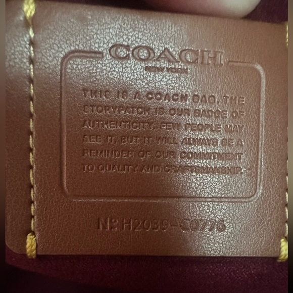 COACH FIELD TOTE COATED CANVAS HORSE CARRIAGE PRINT - Picture 4 of 14